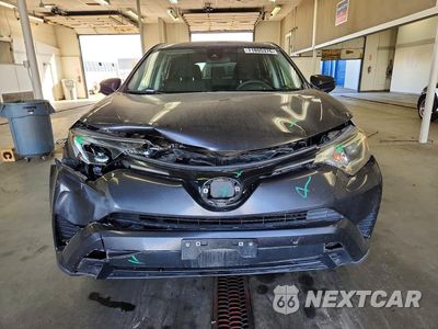 Piąte zdjęcie samochodu w środku: 2018 TOYOTA RAV4 LE VIN:JTMZFREV1JJ188943 - miniatura