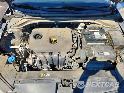 Zdjęcie 11 z 12 samochodu: 2019 HYUNDAI ELANTRA SE VIN:5NPD74LF2KH492590 - miniatura