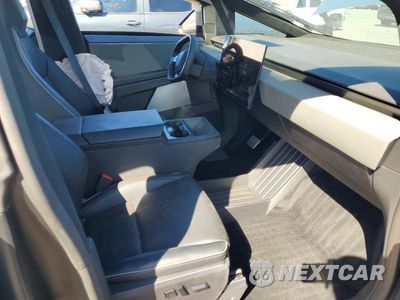 Zdjęcie 7 z 13 samochodu: 2024 TESLA CYBERTRUCK VIN:7G2CEHED7RA048127 - miniatura