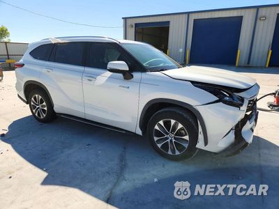 Czwarte zdjęcie samochodu z boku: 2020 TOYOTA HIGHLANDER HYBRID XLE VIN:5TDGARAHXLS500107 - miniatura