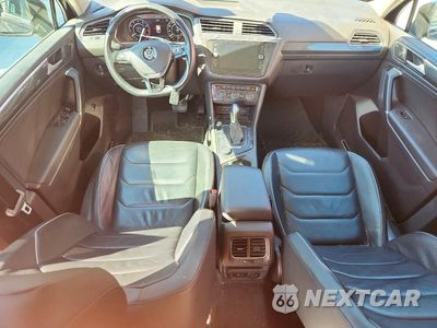 Zdjęcie 8 z 13 samochodu: 2018 VOLKSWAGEN TIGUAN SEL PREMIUM VIN:3VV4B7AX3JM221351 - miniatura