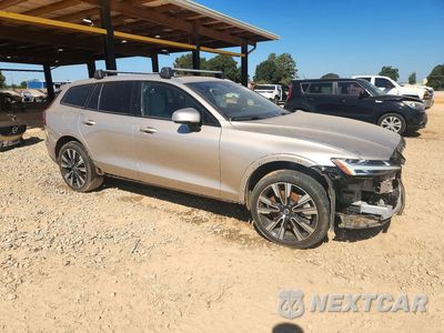 Czwarte zdjęcie samochodu z boku: 2024 VOLVO V60 CROSS COUNTRY ULTIMATE VIN:YV4L12WB0R2139543 - miniatura