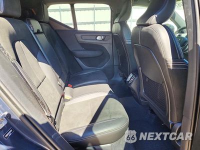 Zdjęcie 11 z 14 samochodu: 2022 VOLVO XC40 T5 R-DESIGN VIN:YV4162UM2N2650632 - miniatura