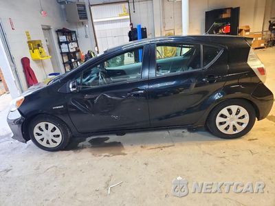 2013 TOYOTA PRIUS C TWO JTDKDTB32D1536311 - główne zdjęcie licytacji z USA - miniatura