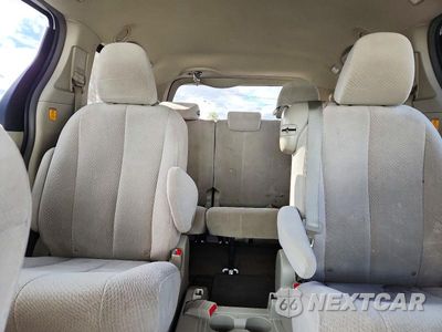 Zdjęcie 10 z 13 samochodu: 2013 TOYOTA SIENNA LE VIN:5TDKK3DC8DS362301 - miniatura