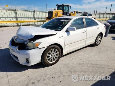 2010 TOYOTA CAMRY HYBRID 4T1BB3EK8AU116955 - główne zdjęcie licytacji z USA - miniatura