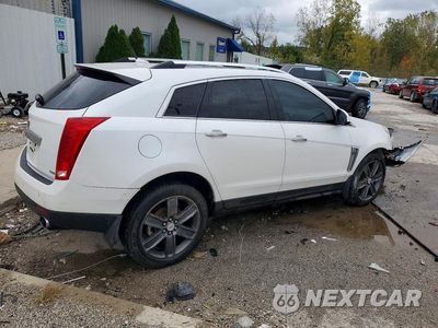Trzecie zdjęcie samochodu z tyłu: 2013 CADILLAC SRX PERFORMANCE COLLECTION VIN:3GYFNDE38DS646112 - miniatura