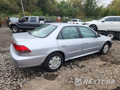 Trzecie zdjęcie samochodu z tyłu: 2002 HONDA ACCORD EX VIN:1HGCG16502A069836 - miniatura