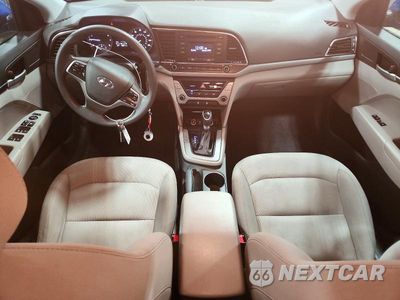 Zdjęcie 8 z 12 samochodu: 2017 HYUNDAI ELANTRA SE VIN:5NPD74LF7HH210310 - miniatura