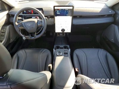Zdjęcie 8 z 13 samochodu: 2021 FORD MUSTANG MACH-E VIN:3FMTK3R78MMA42505 - miniatura
