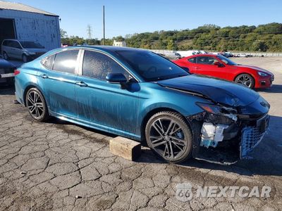 Czwarte zdjęcie samochodu z boku: 2025 TOYOTA CAMRY XSE VIN:4T1DAACKXSU032320 - miniatura