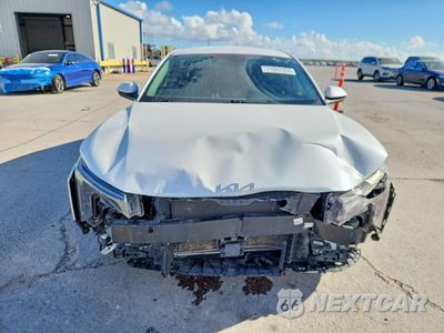Piąte zdjęcie samochodu w środku: 2025 KIA K4 LXS VIN:3KPFT4DEXSE074955 - miniatura