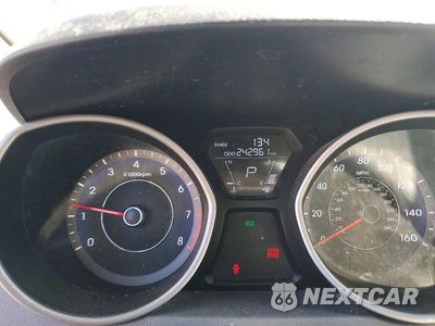 Zdjęcie 9 z 12 samochodu: 2013 HYUNDAI ELANTRA GLS VIN:KMHDH4AE6DU567447 - miniatura