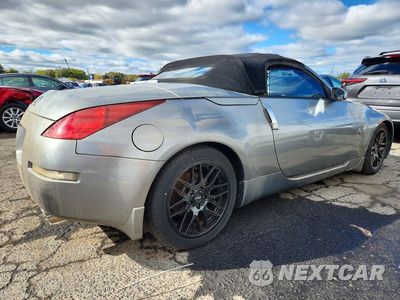 Trzecie zdjęcie samochodu z tyłu: 2004 NISSAN 350Z ENTHUSIAST VIN:JN1AZ36A14M252885 - miniatura