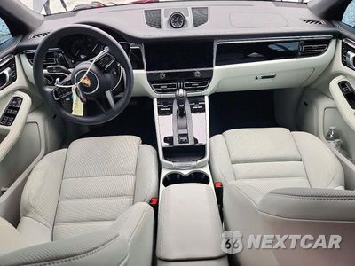 Zdjęcie 8 z 13 samochodu: 2025 PORSCHE MACAN BASE VIN:WP1AA2A58SLB13878 - miniatura