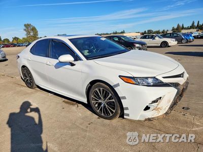 Czwarte zdjęcie samochodu z boku: 2020 TOYOTA CAMRY SE VIN:4T1G11AK9LU914211 - miniatura