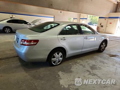 Trzecie zdjęcie samochodu z tyłu: 2010 TOYOTA CAMRY LE VIN:4T1BF3EK6AU549307 - miniatura