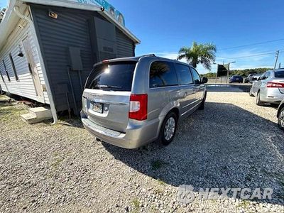 Czwarte zdjęcie samochodu z boku: 2014 CHRYSLER TOWN & COUNTRY TOURING VIN:2C4RC1BG9ER277807 - miniatura