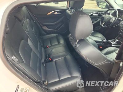 Zdjęcie 11 z 13 samochodu: 2018 INFINITI QX30 LUXURY VIN:SJKCH5CP3JA051237 - miniatura