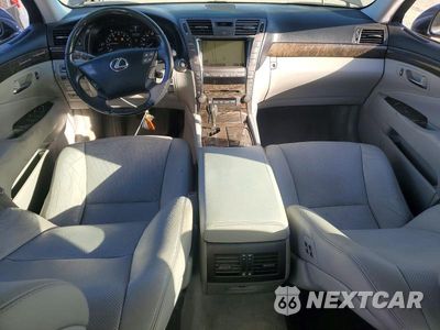 Zdjęcie 8 z 12 samochodu: 2008 LEXUS LS 460 VIN:JTHBL46F585078287 - miniatura