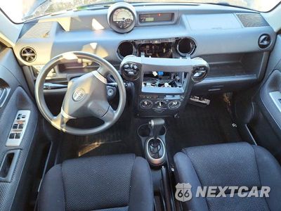Zdjęcie 8 z 13 samochodu: 2004 SCION XB BASE VIN:JTLKT324640157298 - miniatura