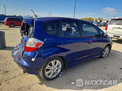 Trzecie zdjęcie samochodu z tyłu: 2010 HONDA FIT SPORT VIN:JHMGE8G43AS027737 - miniatura
