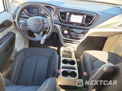 Zdjęcie 8 z 13 samochodu: 2023 CHRYSLER VOYAGER LX VIN:2C4RC1CG1PR596636 - miniatura