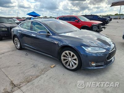 Czwarte zdjęcie samochodu z boku: 2016 TESLA MODEL S VIN:5YJSA1E10GF133480 - miniatura