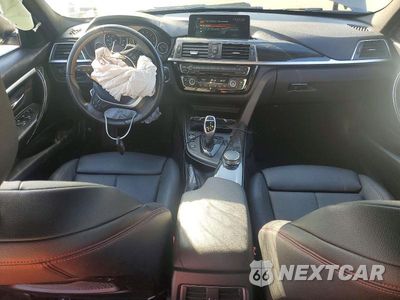 Zdjęcie 8 z 12 samochodu: 2017 BMW 330 XI VIN:WBA8D9C34HA005660 - miniatura