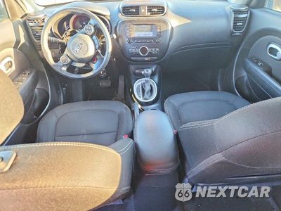 Zdjęcie 8 z 13 samochodu: 2017 KIA SOUL + VIN:KNDJP3A51H7428125 - miniatura