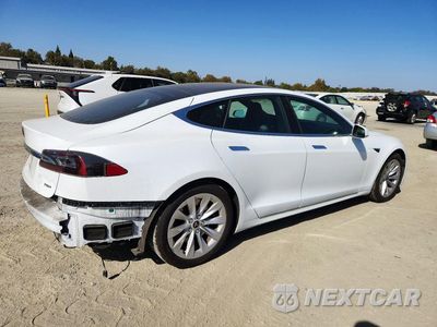 Trzecie zdjęcie samochodu z tyłu: 2018 TESLA MODEL S VIN:5YJSA1E20JF281760 - miniatura