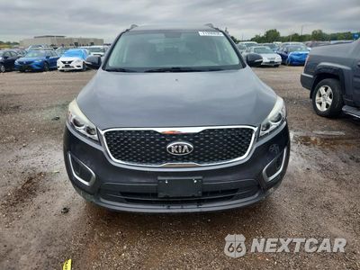 Piąte zdjęcie samochodu w środku: 2017 KIA SORENTO LX VIN:5XYPG4A34HG192796 - miniatura