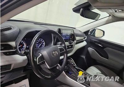 Zdjęcie 9 z 14 samochodu: 2022 TOYOTA HIGHLANDER XLE VIN:5TDGZRBHXNS564772 - miniatura
