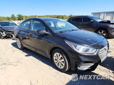 Czwarte zdjęcie samochodu z boku: 2018 HYUNDAI ACCENT SE VIN:3KPC24A34JE035320 - miniatura