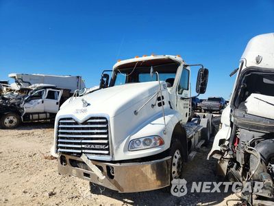 2016 MACK CXU613 SEMI TRUCK 1M1AW07Y9GM054866 - główne zdjęcie licytacji z USA - miniatura