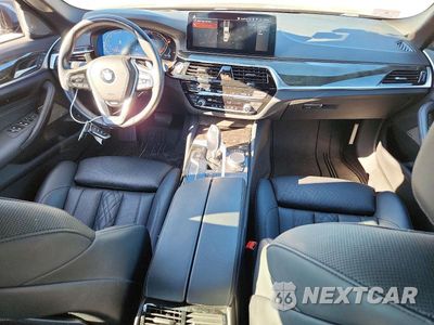 Zdjęcie 8 z 12 samochodu: 2021 BMW 530 XI VIN:WBA13BJ07MWW93669 - miniatura
