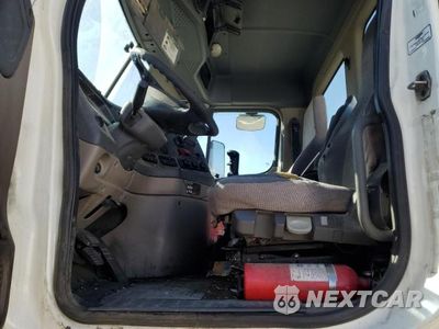 Zdjęcie 7 z 12 samochodu: 2016 FREIGHTLINER CASCADIA VIN:3AKBGDDVXGSHD6210 - miniatura