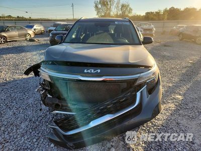Piąte zdjęcie samochodu w środku: 2023 KIA SELTOS S VIN:KNDEU2AA8P7466872 - miniatura