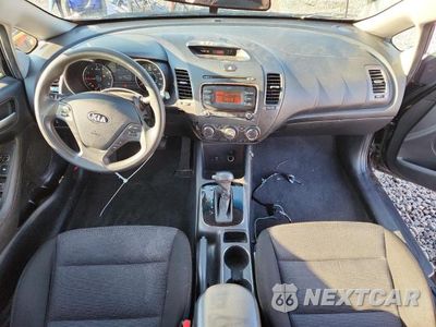 Zdjęcie 8 z 12 samochodu: 2017 KIA FORTE LX VIN:3KPFK4A79HE078285 - miniatura