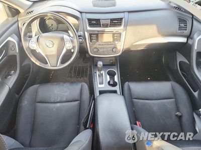 Zdjęcie 8 z 13 samochodu: 2016 NISSAN ALTIMA 2.5 SR VIN:1N4AL3AP4GC271117 - miniatura
