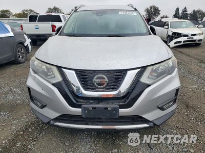 Piąte zdjęcie samochodu w środku: 2018 NISSAN ROGUE SL VIN:5N1AT2MT0JC736928 - miniatura