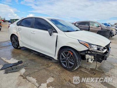 Czwarte zdjęcie samochodu z boku: 2021 KIA FORTE GT LINE VIN:3KPF34AD2ME403372 - miniatura