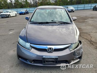 Piąte zdjęcie samochodu w środku: 2009 HONDA CIVIC LX VIN:1HGFA165X9L013898 - miniatura