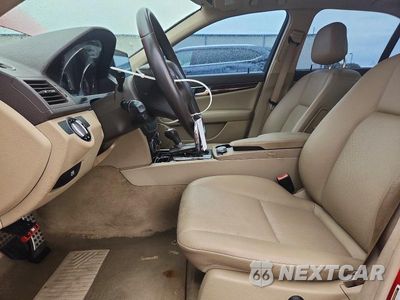 Zdjęcie 7 z 12 samochodu: 2010 MERCEDES-BENZ C 300 VIN:WDDGF5EB3AR086363 - miniatura