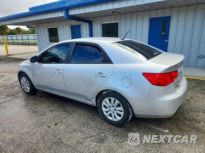 Drugie zdjęcie samochodu z przodu: 2013 KIA FORTE EX VIN:KNAFU4A26D5737974 - miniatura