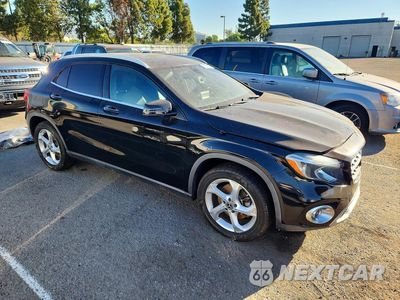 Czwarte zdjęcie samochodu z boku: 2018 MERCEDES-BENZ GLA 250 VIN:WDCTG4EB0JJ499902 - miniatura