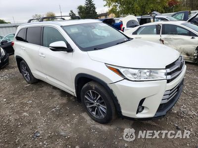 Czwarte zdjęcie samochodu z boku: 2018 TOYOTA HIGHLANDER XLE VIN:5TDJZRFH7JS543243 - miniatura