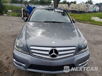 Piąte zdjęcie samochodu w środku: 2013 MERCEDES-BENZ C 250 VIN:WDDGF4HB9DR300282 - miniatura
