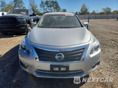 Piąte zdjęcie samochodu w środku: 2015 NISSAN ALTIMA 2.5 S VIN:1N4AL3AP7FN380500 - miniatura