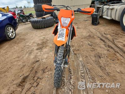Drugie zdjęcie samochodu z przodu: 2021 KTM 500 XCF-W DIRT BIKE VIN:VBKEXM40XMM433695 - miniatura